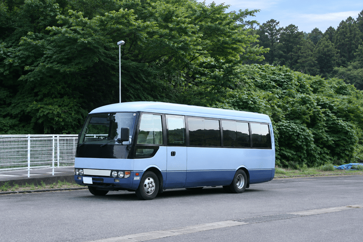 霊柩バス（参列者乗車可）