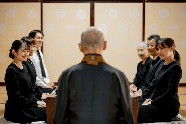 一周忌法要は家族だけでも大丈夫。親戚を呼ぶ場合は？