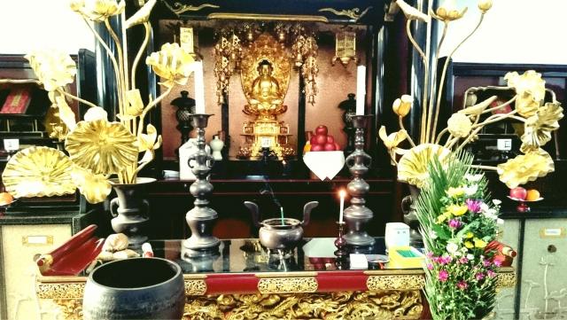 仏壇と仏像